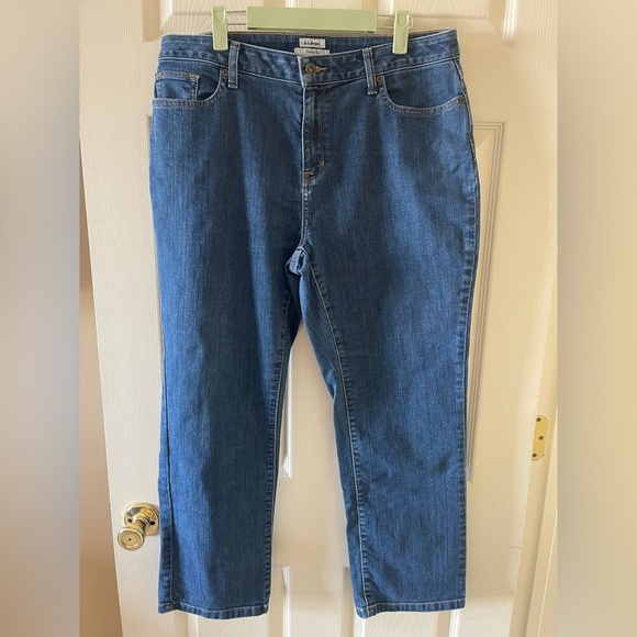 L.L. Bean Denim - LL Bean classic fit jeans • Women’s 14P